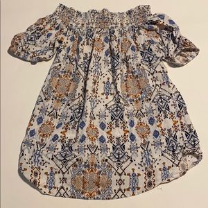 Karen Kane off the shoulder top. Size S